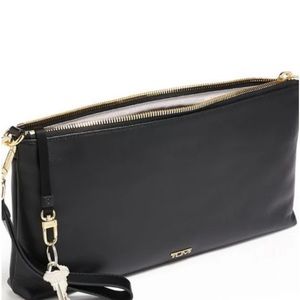Nwt Tumi Savannah Leather Clutch in Black with Gold Hardware